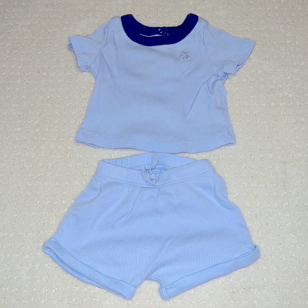 GAP shorts and short sleeve t-shirt set 💙